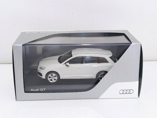 Modellino Auto Audi Q7 Spark 1:43 Bianco GM Shop