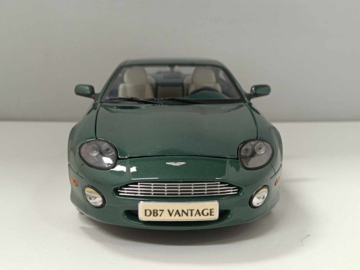 Aston Martin DB7 Vantage Maisto 1:18 Verde Usato GM Shop
