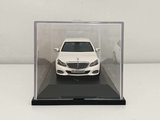 Mercedes Benz E-Klasse - Kyosho 1:43 GM Shop