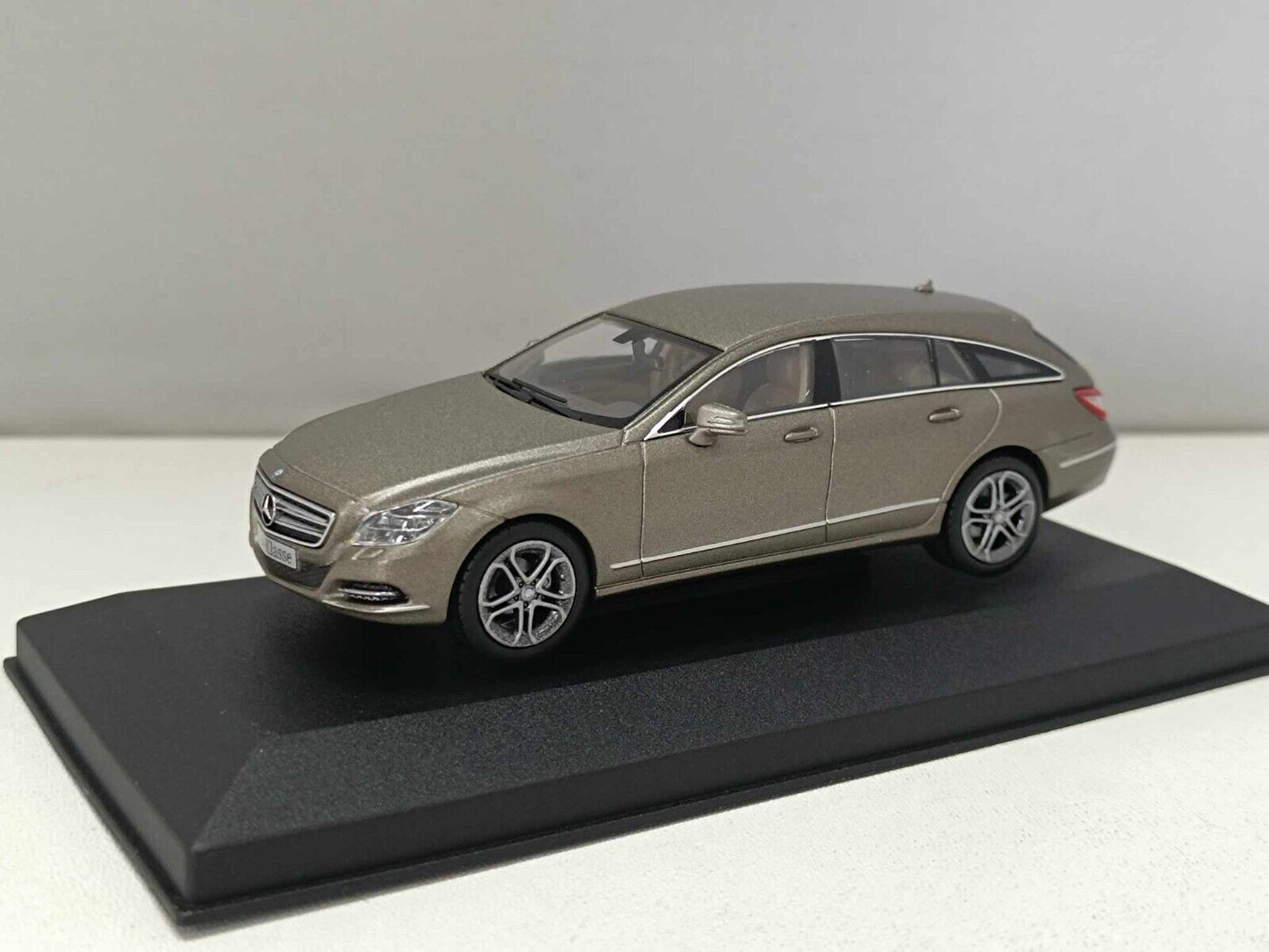 Mercedes-Benz CLS Klasse Shooting Brake 2010 - Norev 1:43 Usato