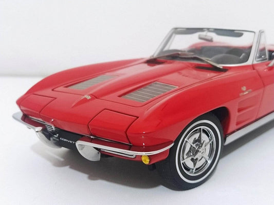 Chevrolet Corvette Covertible Sting Ray 1963 - Autoart 1:18 GM Shop