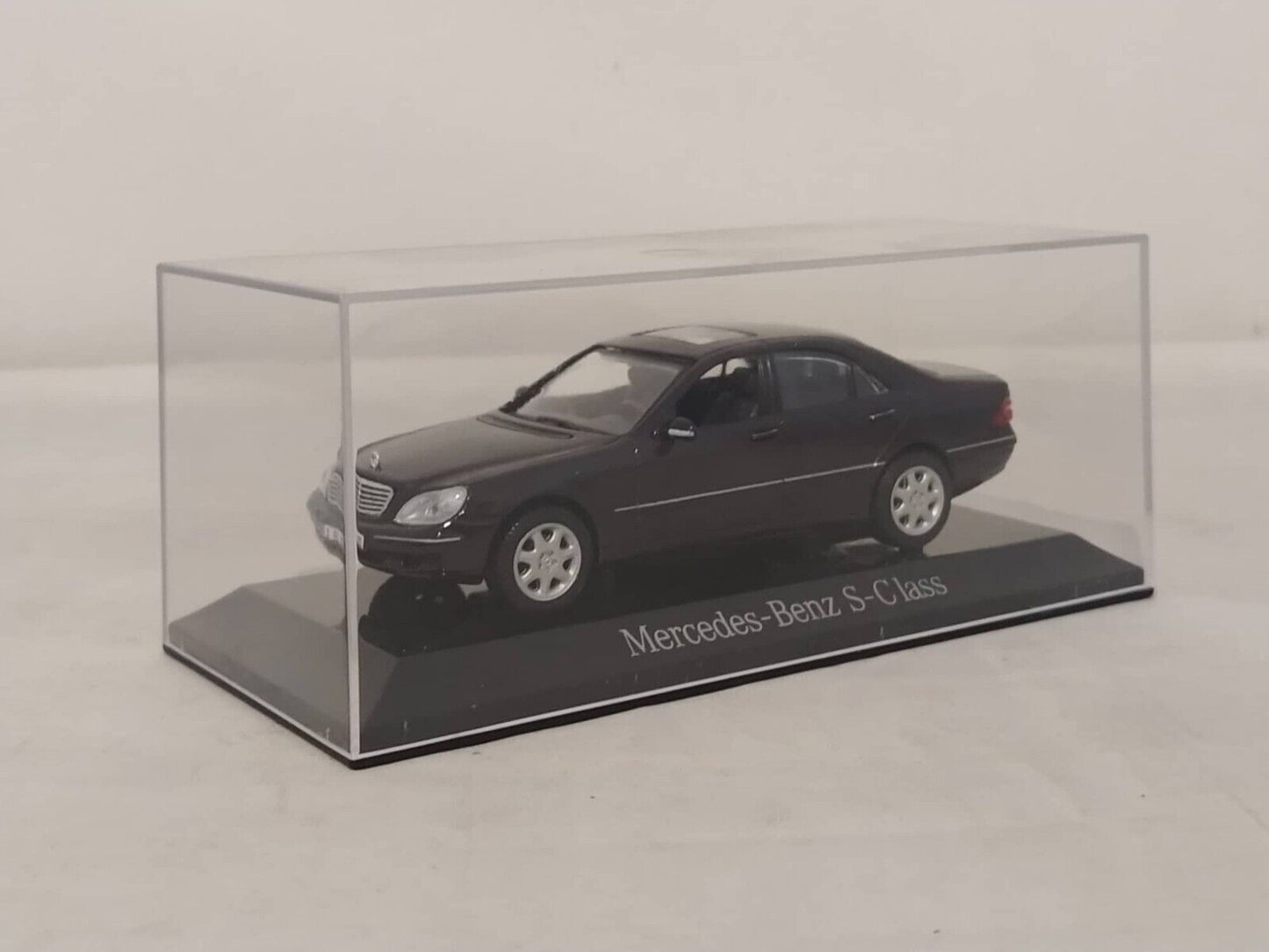 Mercedes Benz S-Class - Maisto 1:43 GM Shop