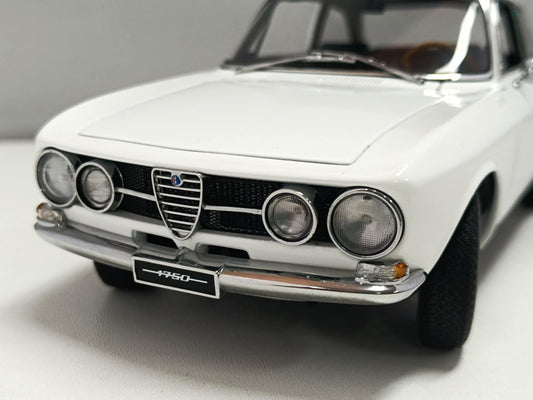Alfa Romeo 1750 GTV 1967 White Bianco - Autoart 1:18 Usato 1/18
