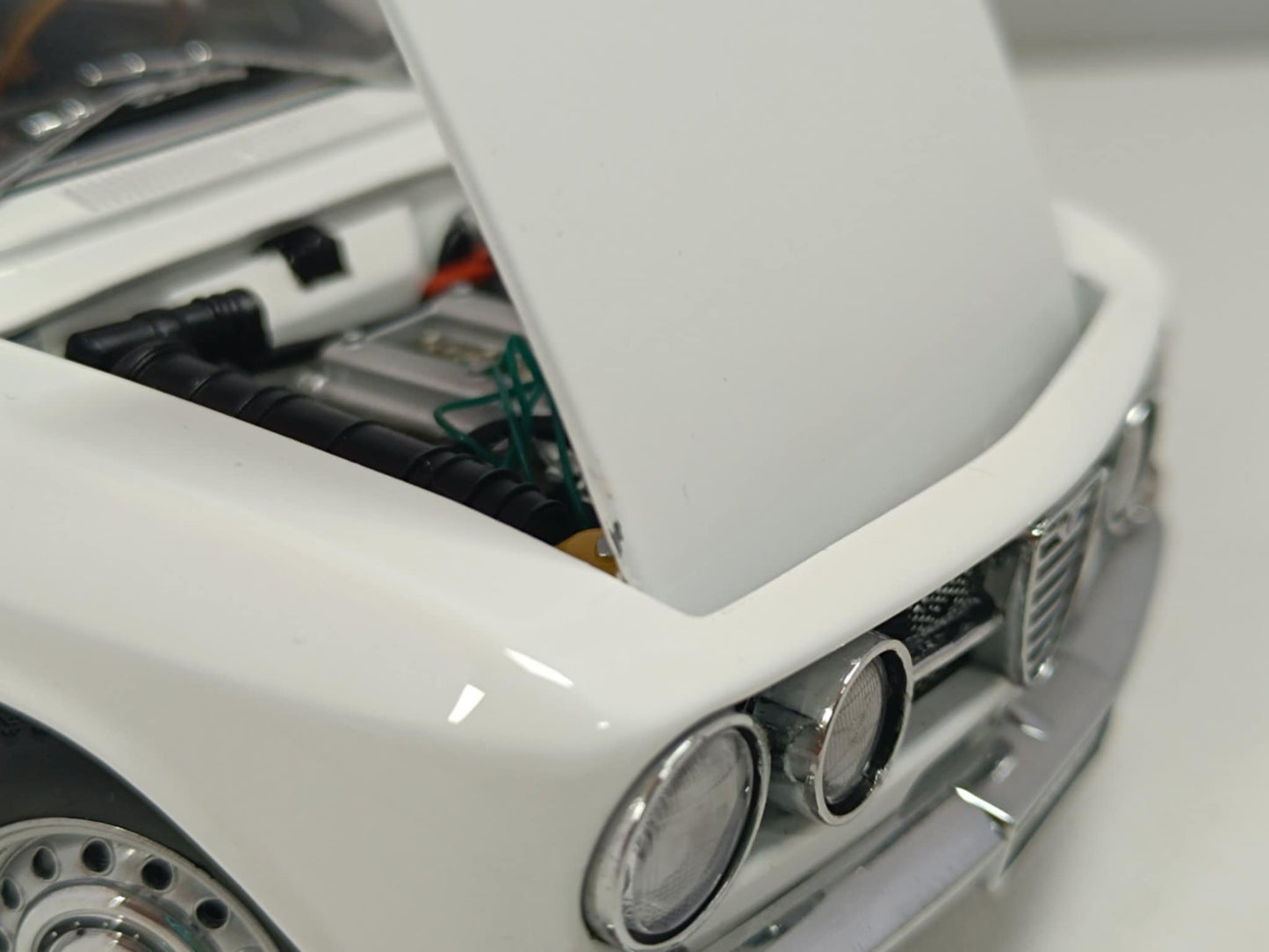 Alfa Romeo 1750 GTV 1967 White Bianco - Autoart 1:18 Usato 1/18