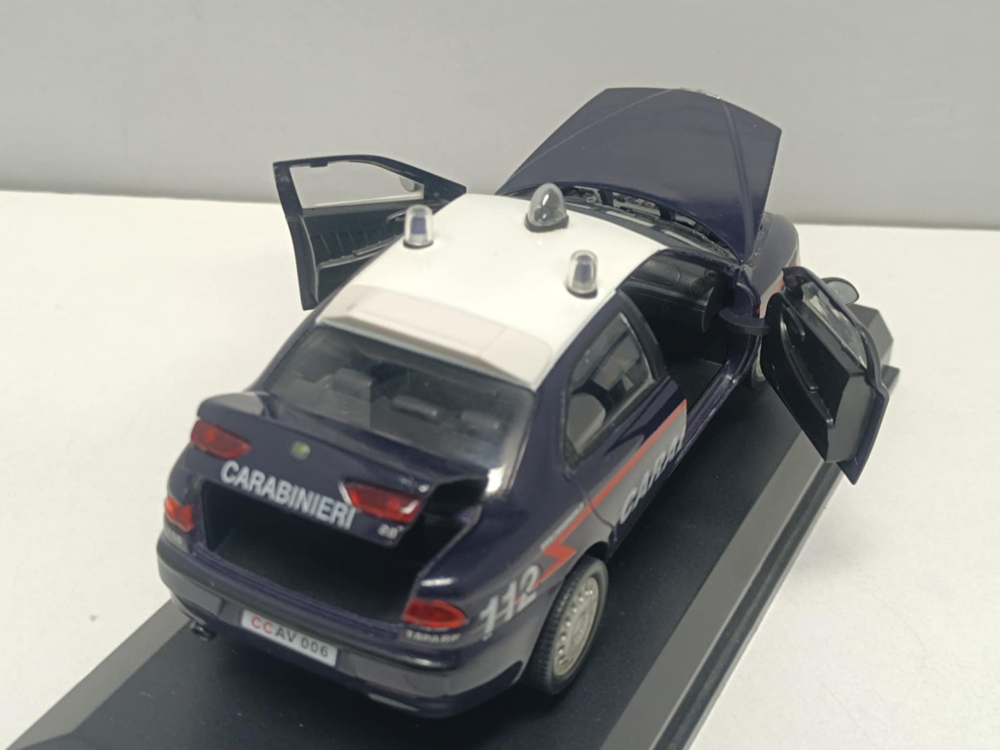 Alfa Romeo 156 Carabinieri Police 1998 Cararama Hongwell 1:24 Usato + Basetta