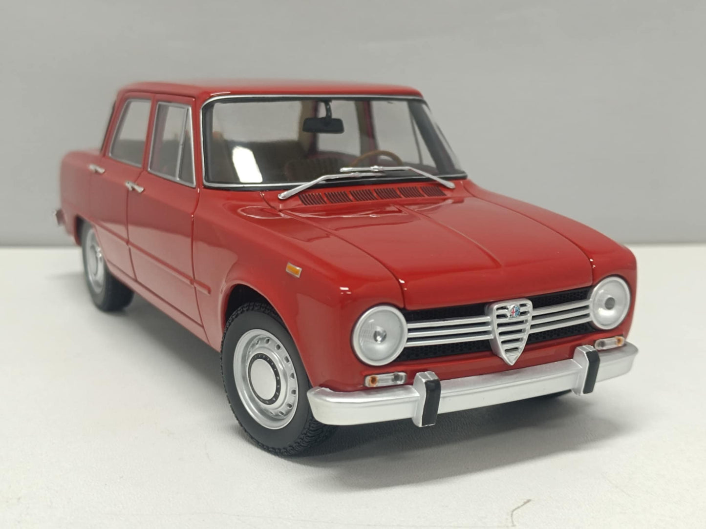 Alfa Romeo Giulia 1300 Super 1970 Red - Minichamps 1:18 Very Rare Usato + Box