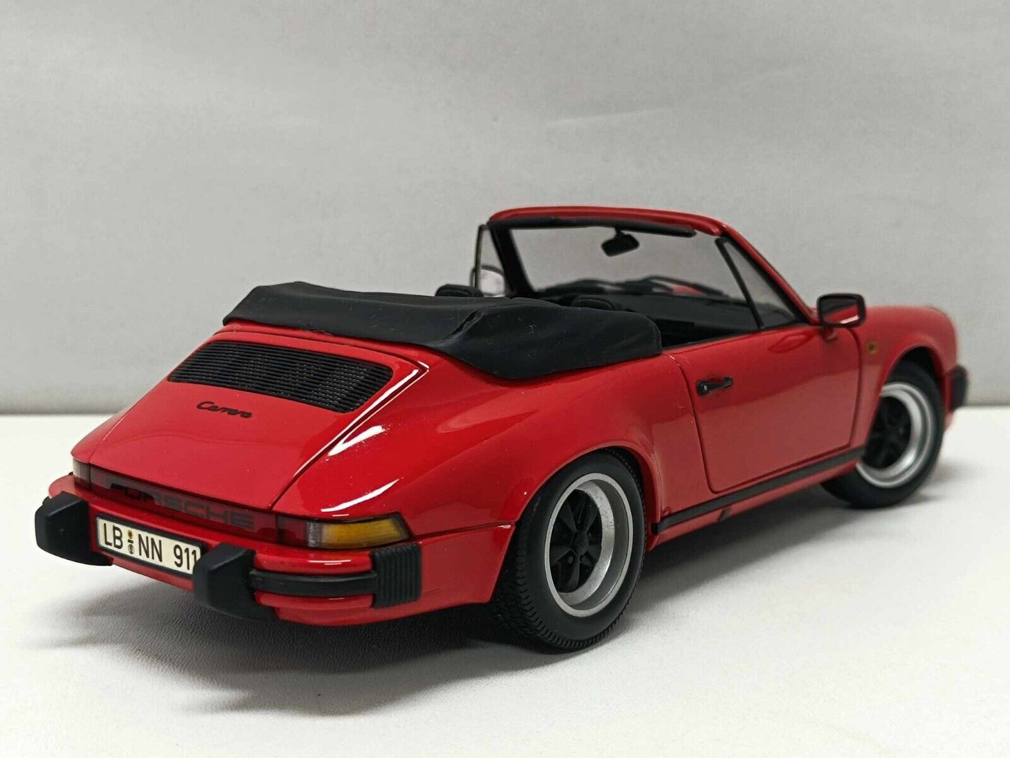 Porsche 911 Carrera Cabriolet 1983 Red Rosso - Minichamps 1:18 Rare