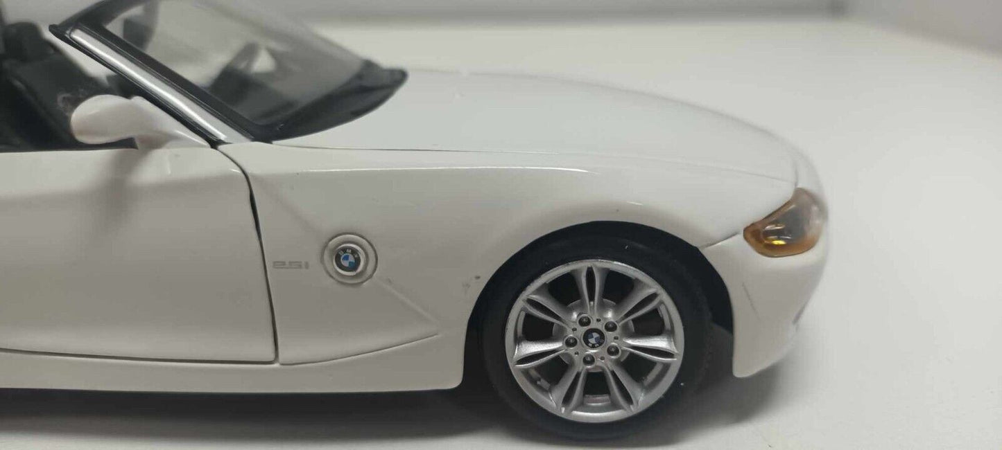BMW Z4 Spider 2003 White Bianco Burago 1:24 Usato 1/24