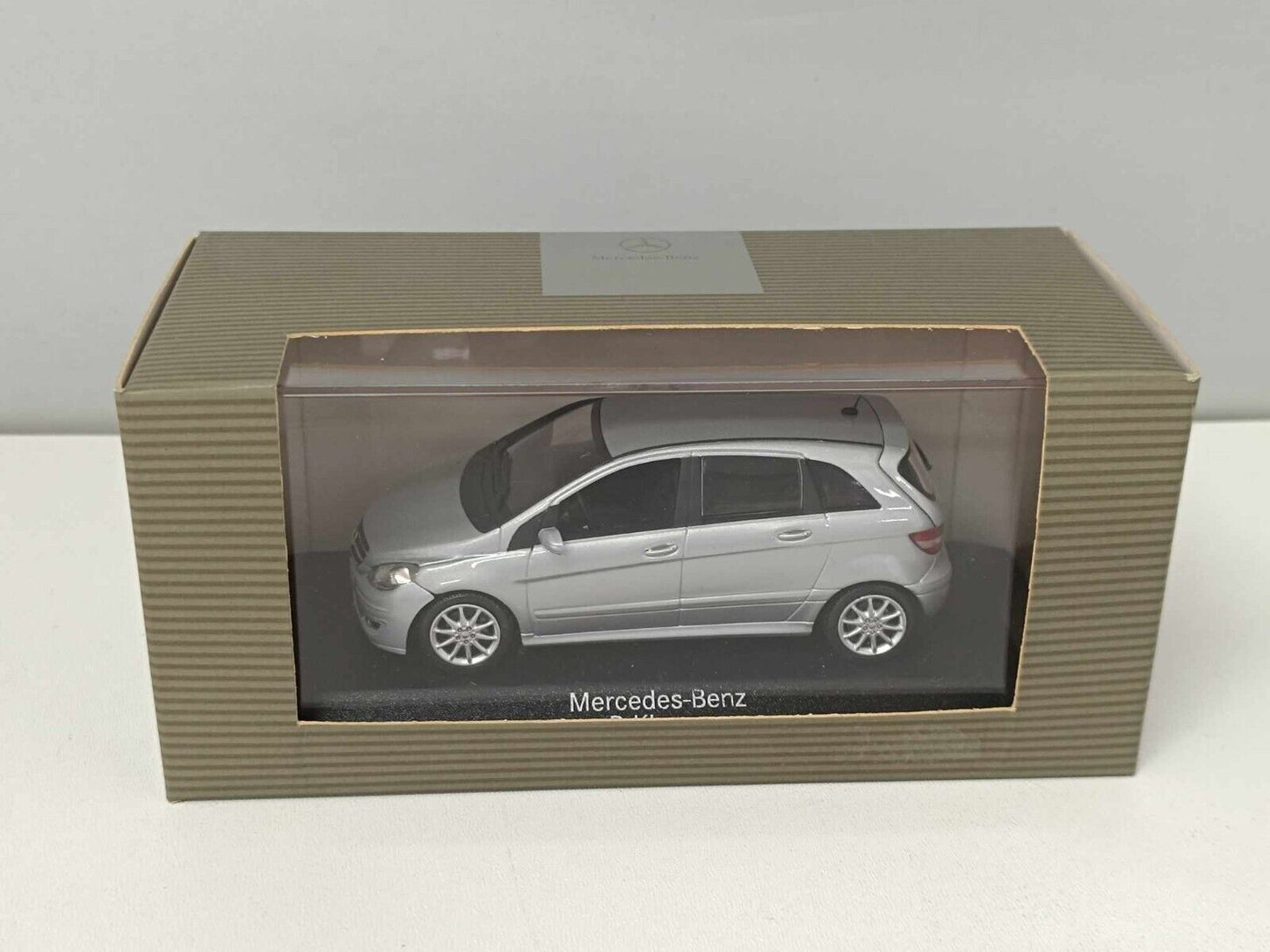 Mercedes-Benz B-Klasse W245 Minichamps 1/43 Polarsilver Usato + Teca