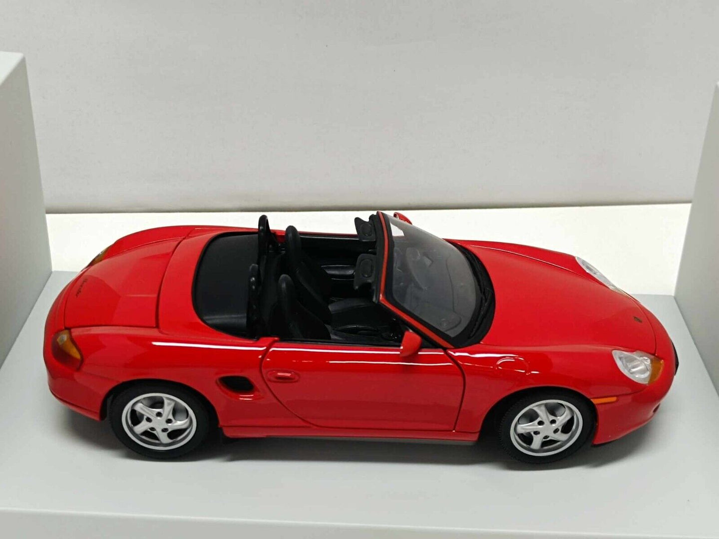 Porsche Boxster Cabriolet 1996 Red Rosso UT Models 1:18 Usato + Box