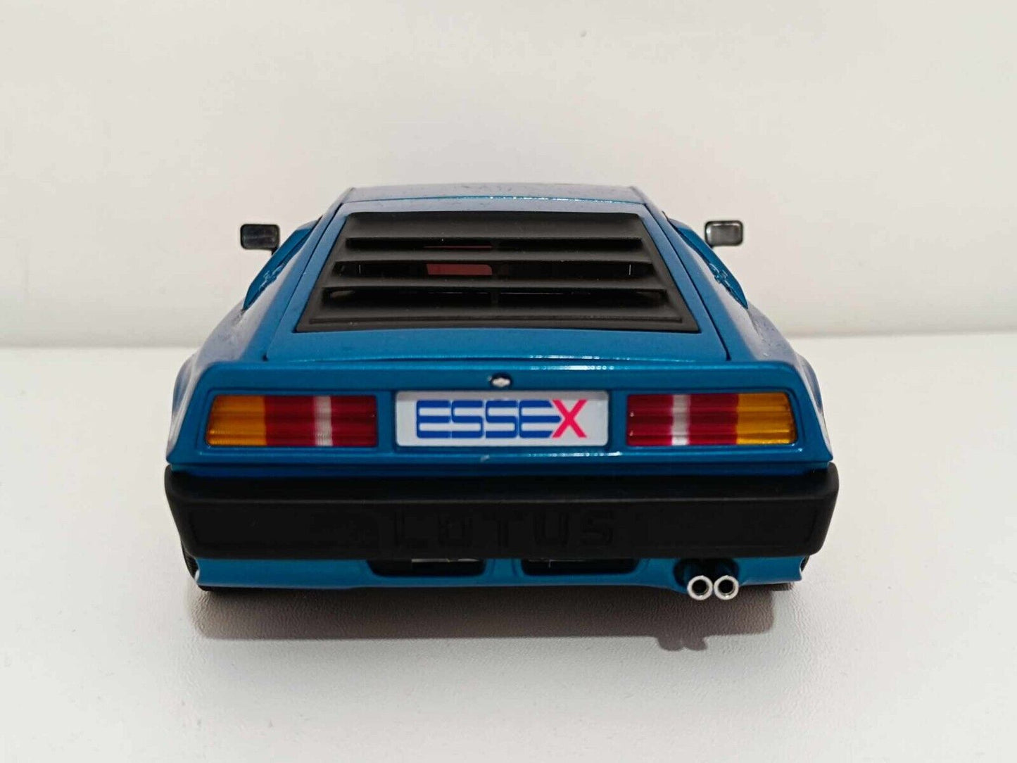 Lotus Esprit Turbo Essex Blue RHD - Autoart 1:18 GM Shop 