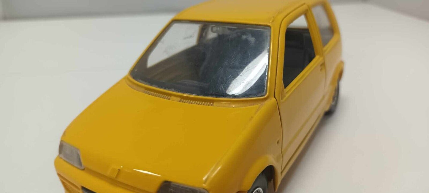 Fiat 500 - 1993 Giallo Yellow Burago Bburago Made in Italy 1:24 Usato 1/24