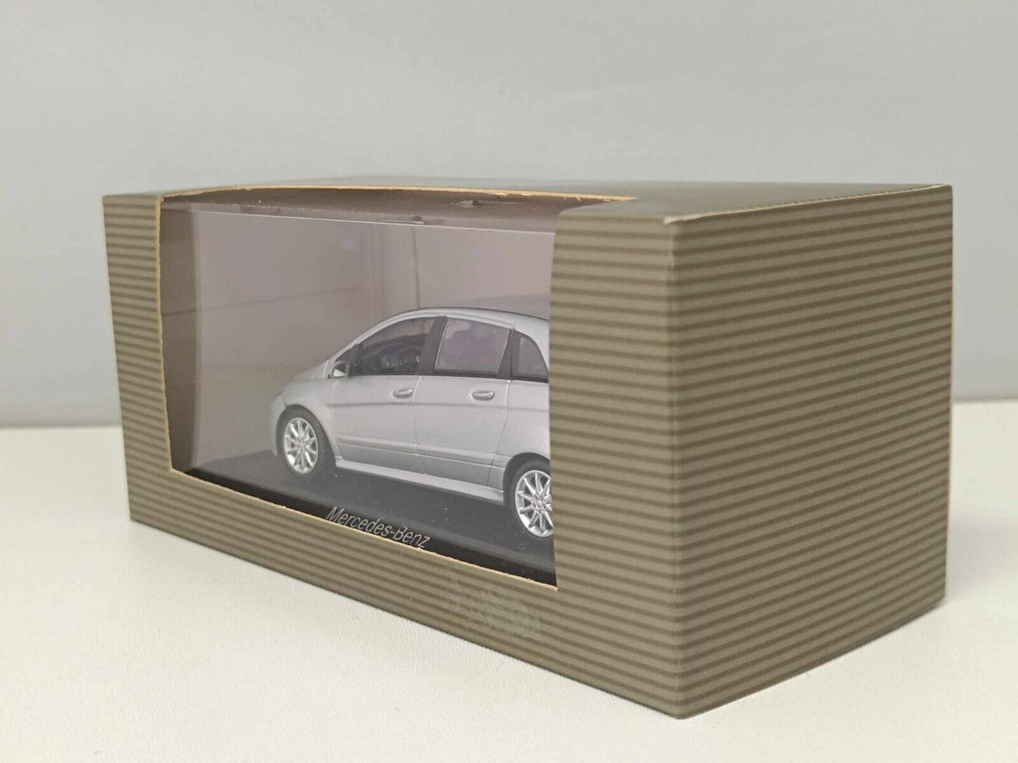Mercedes-Benz B-Klasse W245 Minichamps 1/43 Polarsilver Usato + Teca