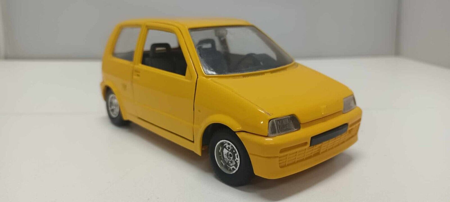 Fiat 500 - 1993 Giallo Yellow Burago Bburago Made in Italy 1:24 Usato 1/24