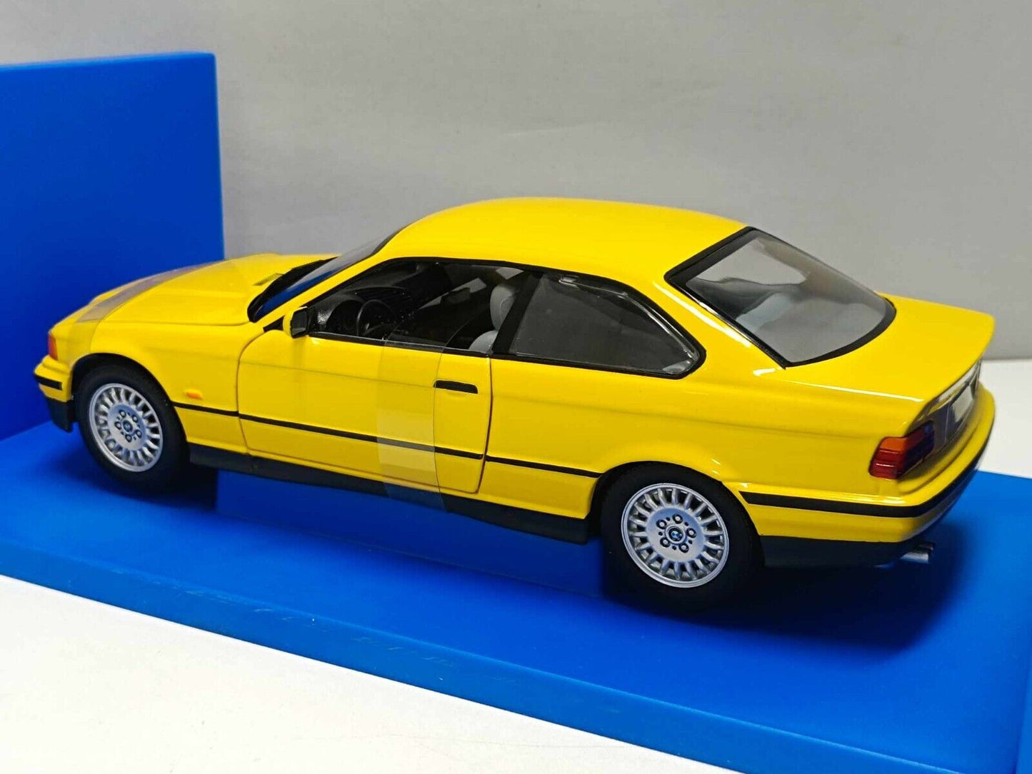 BMW Serie 3 Series Coupé UT Models 1:18 Giallo Yellow Usato + Box 1/18