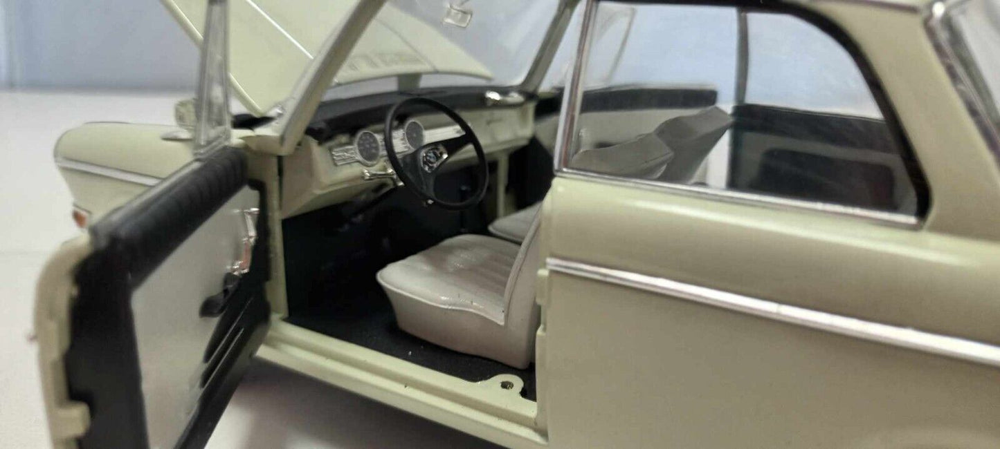BMW 700 LS Luxus 1962 Signature Models 1:18 White Bianco Usato