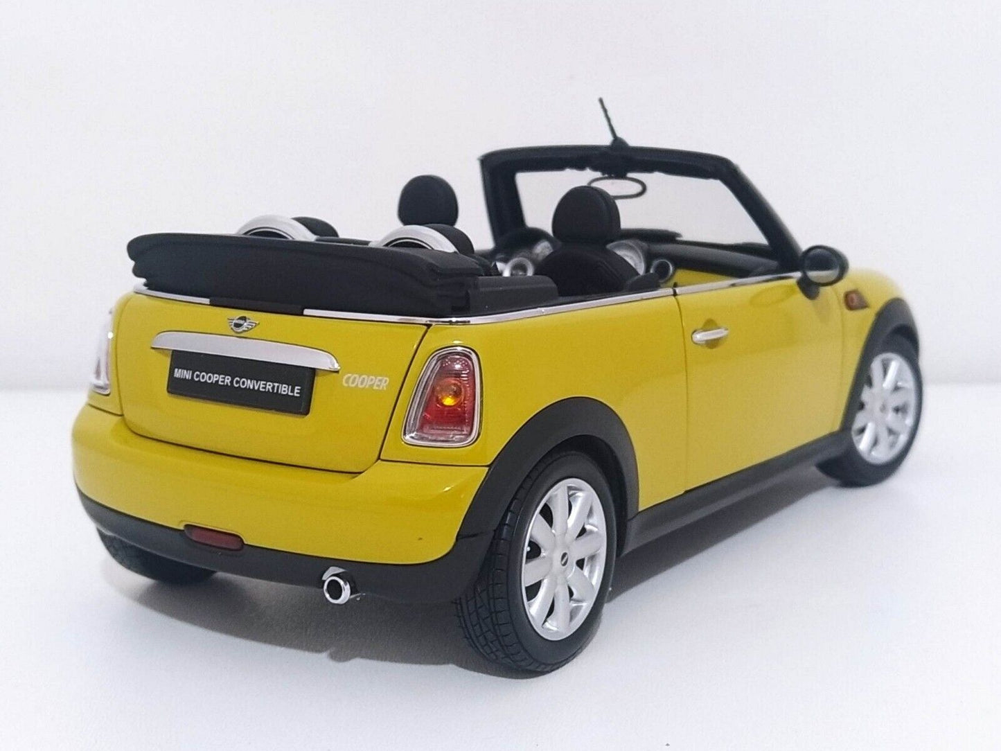 Mini Cooper Convertible 2009 - Kyosho 1:18 GM Shop