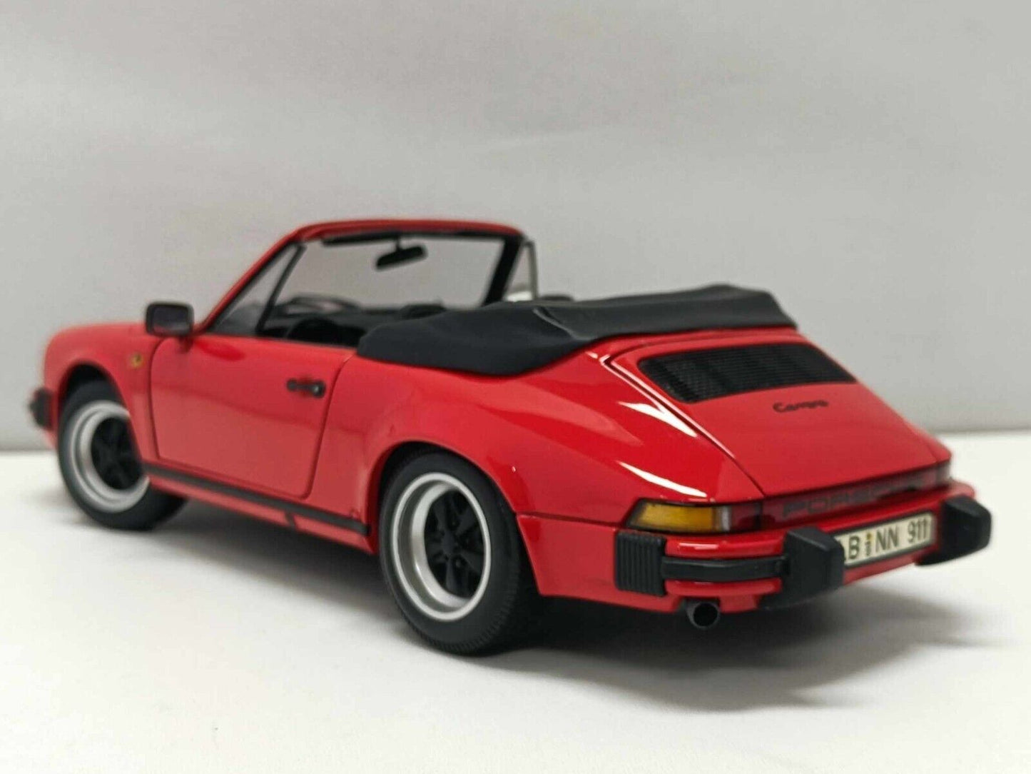 Porsche 911 Carrera Cabriolet 1983 Red Rosso - Minichamps 1:18 Rare
