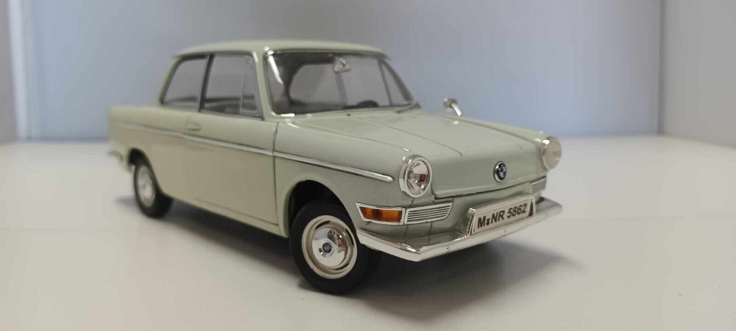 BMW 700 LS Luxus 1962 Signature Models 1:18 White Bianco Usato