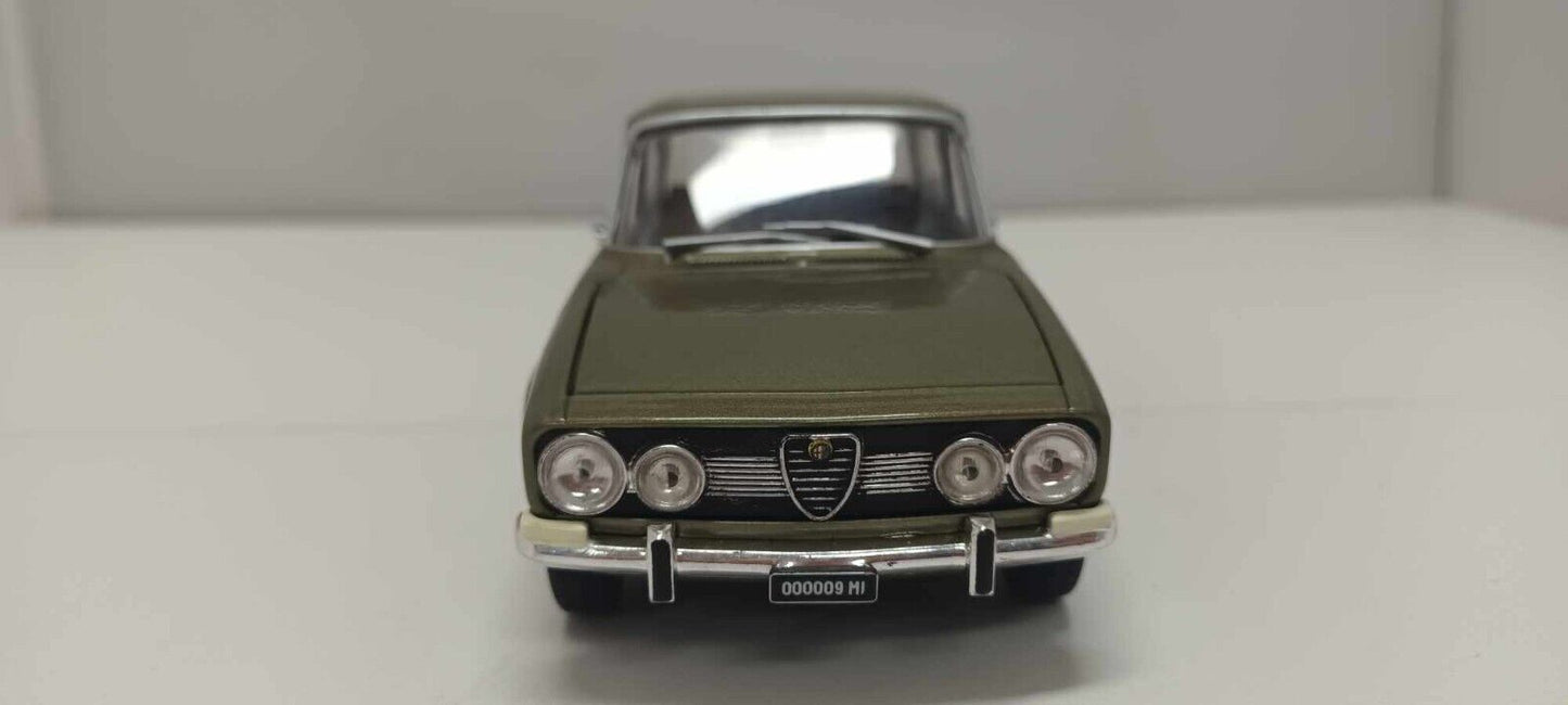 Alfa Romeo 1750 Berlina 1978 Verde Metallizzato Edicola Leo Models 1:24 Usato