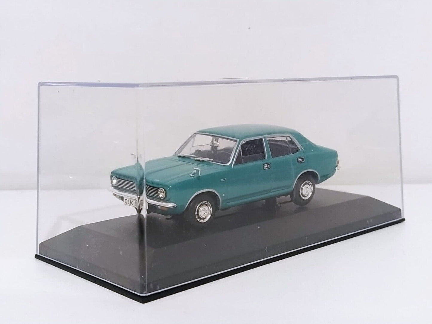 Morris Marina 1300 Super Aqua - Corgi 1:43 GM Shop