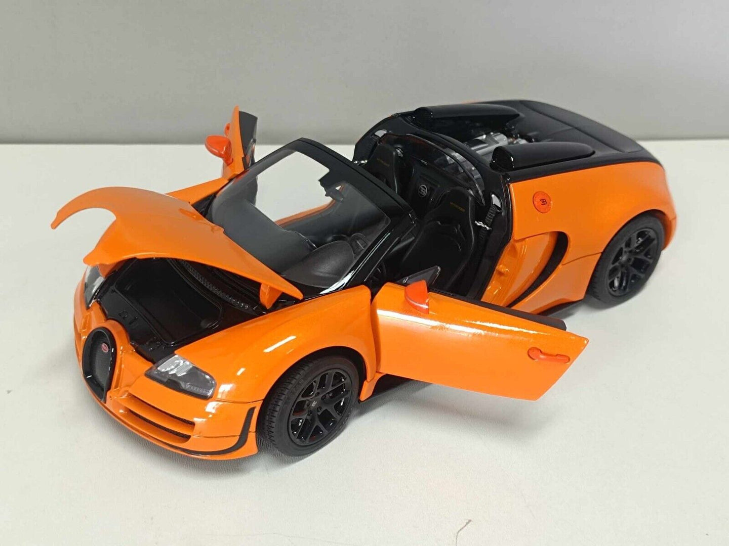 Bugatti Veyron 16.4 Grand Sport Vitesse Arancione Orange Rastar 1:18 Nuovo 1/18