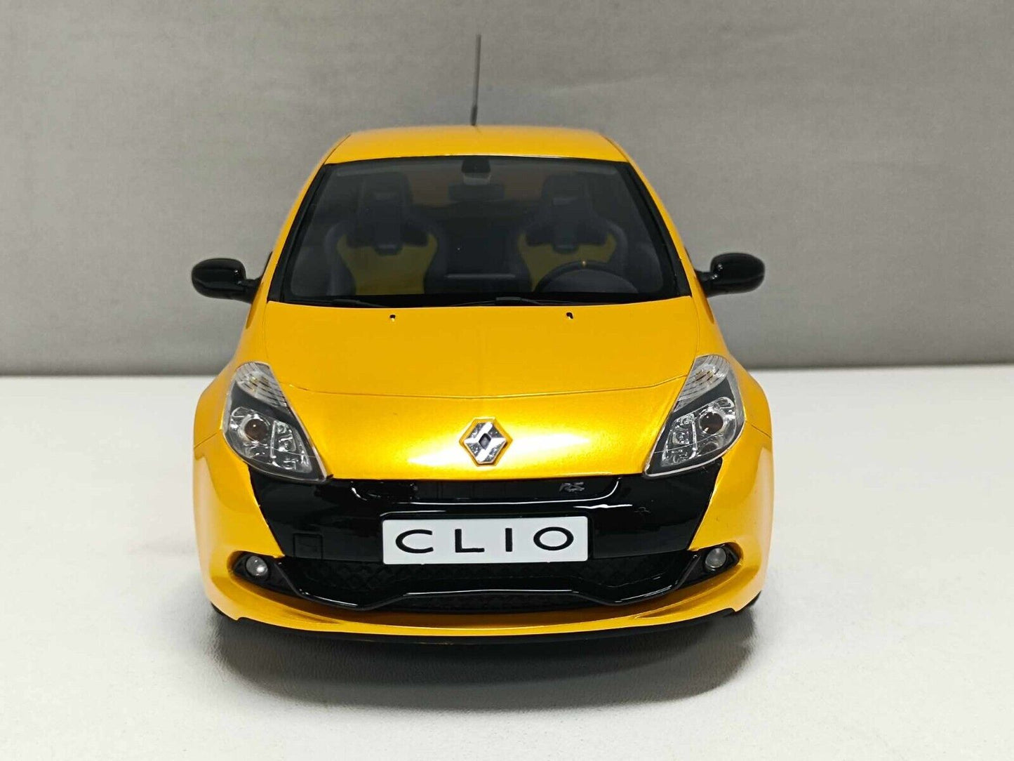 Renault Clio 3 RS ph.2 Sport Cup yellow 2010 Ottomobile 1:18 Nuovo Limited