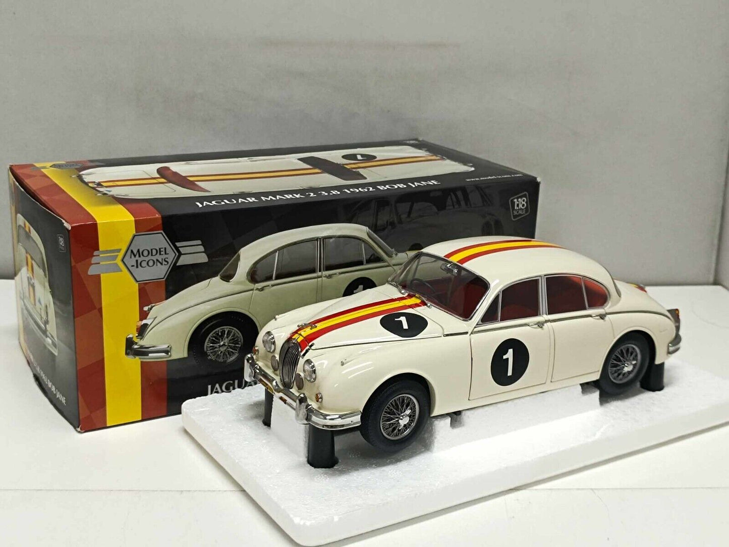 Jaguar Mark 2 3.8 Bob Jane 1962 #1 - Model-Icons 1:18 Limited Edition 2000 pezzi