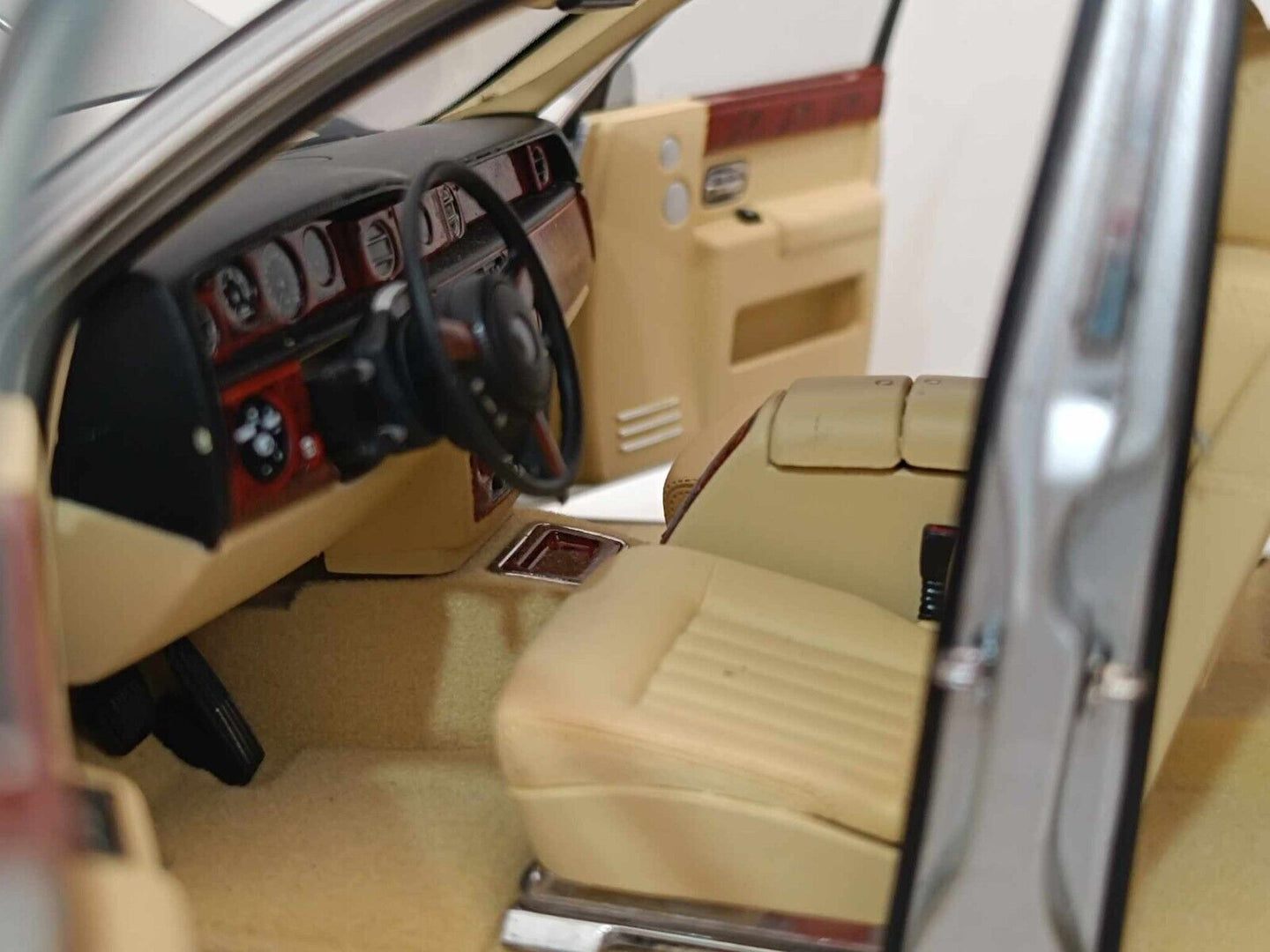 Rolls-Royce Phantom Extended Wheelbase (Very Rare) - Kyosho 1:18 GM Shop