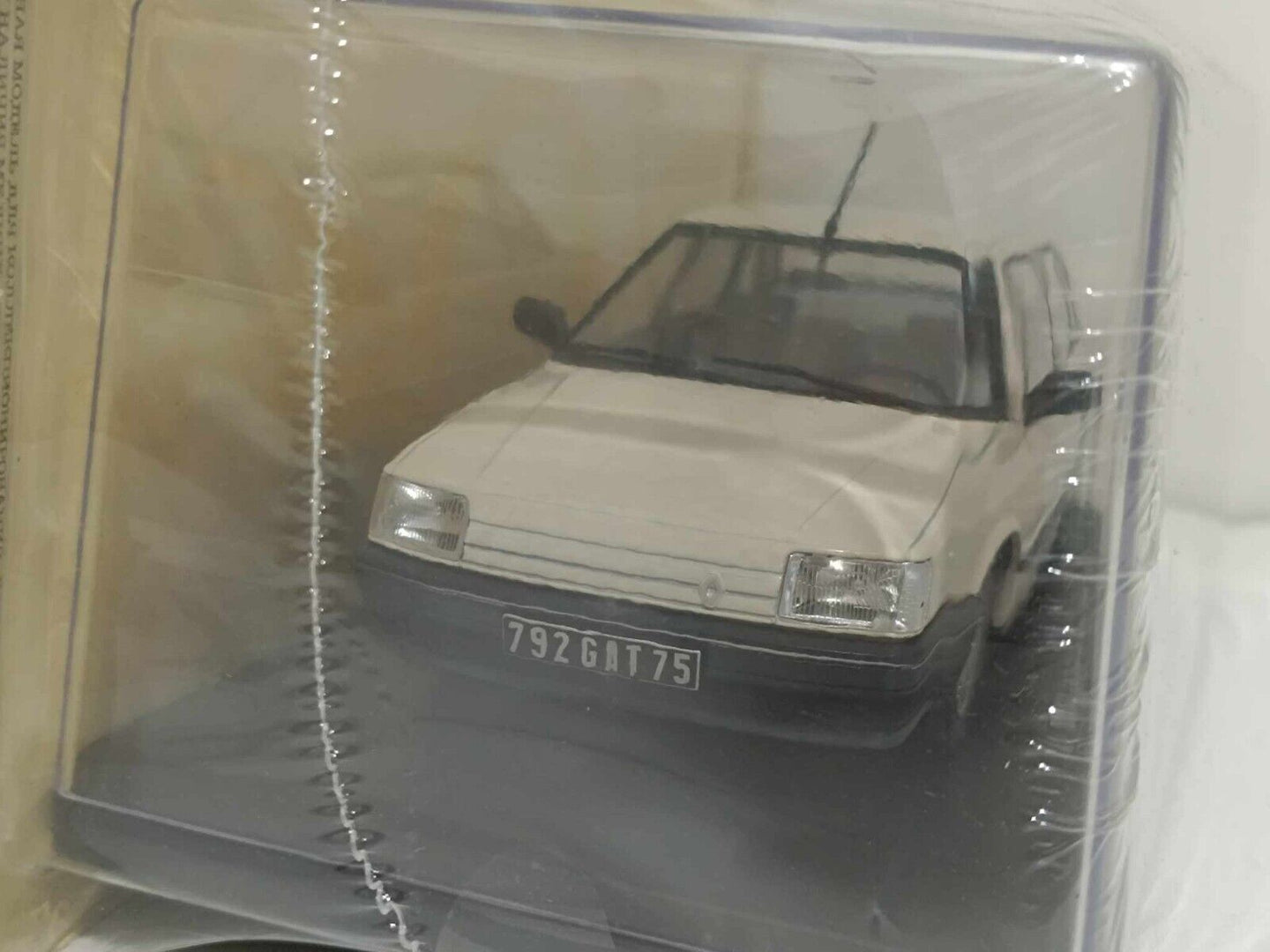 Renault 21 GTS 1986 Beige 1:24 Edicola Auto Vintage + Fascicolo GM Shop