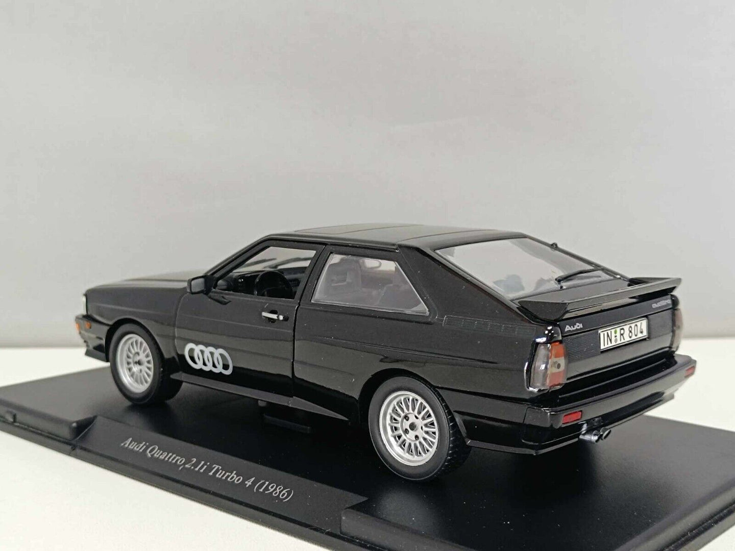 Audi Quattro 2.li Turbo 4 Nero Black 1986 Edicola Leo Models 1:24 Usato + Teca