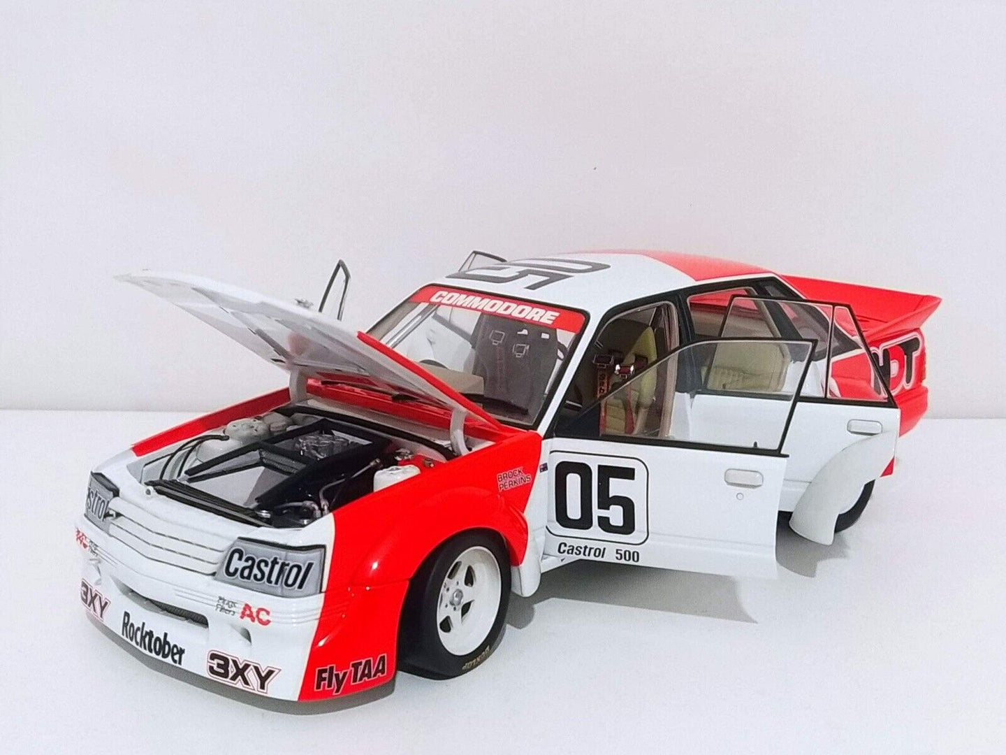 HDT VK commodore Sandown Winner 1984 - Biante 1:18 GM Shop
