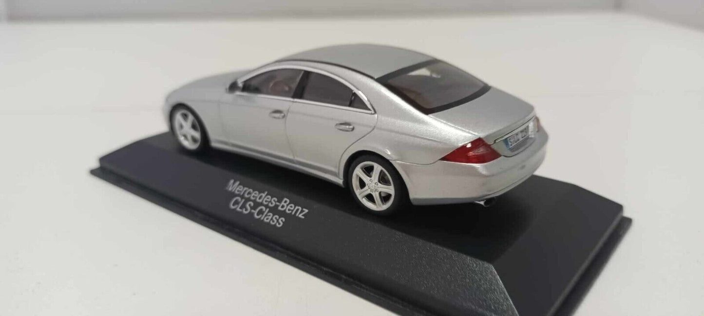 Mercedes-Benz CLS-Class Classe CLS Minichamps 1:43 Silver Usato + Teca
