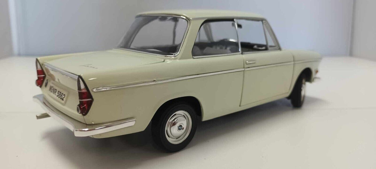 BMW 700 LS Luxus 1962 Signature Models 1:18 White Bianco Usato