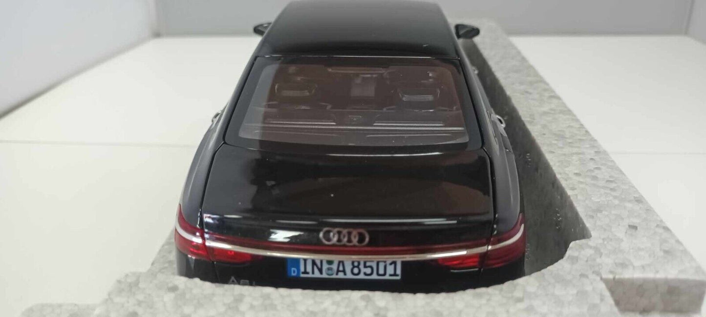 Audi A8 L Mythosschwartz Myth Black Norev 1:18 Audi Collection Usato + Box