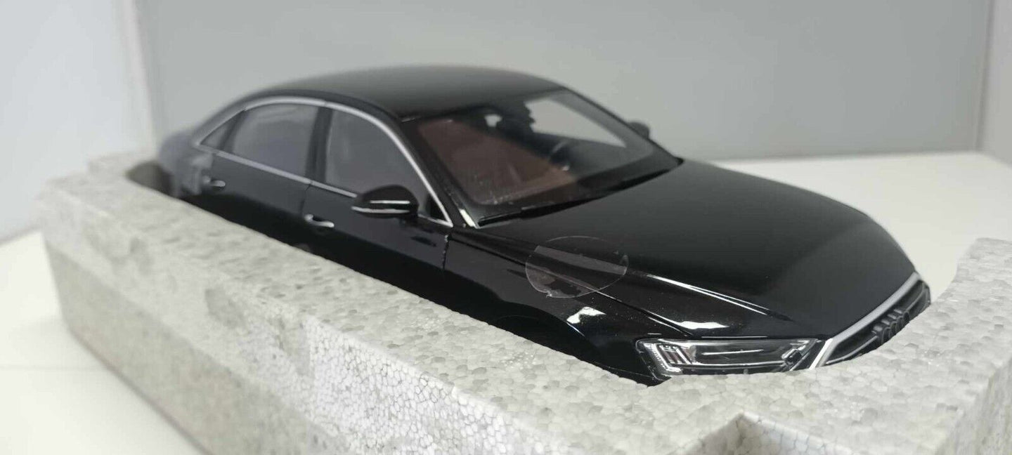 Audi A8 L Mythosschwartz Myth Black Norev 1:18 Audi Collection Usato + Box