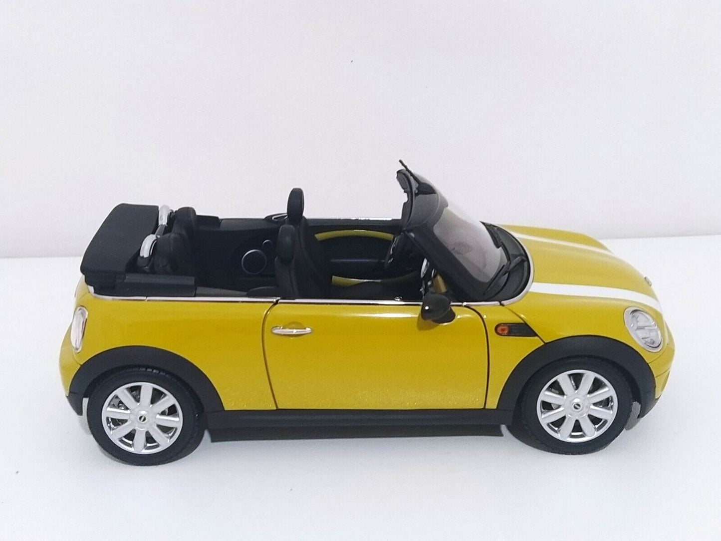 Mini Cooper Convertible 2009 - Kyosho 1:18 GM Shop