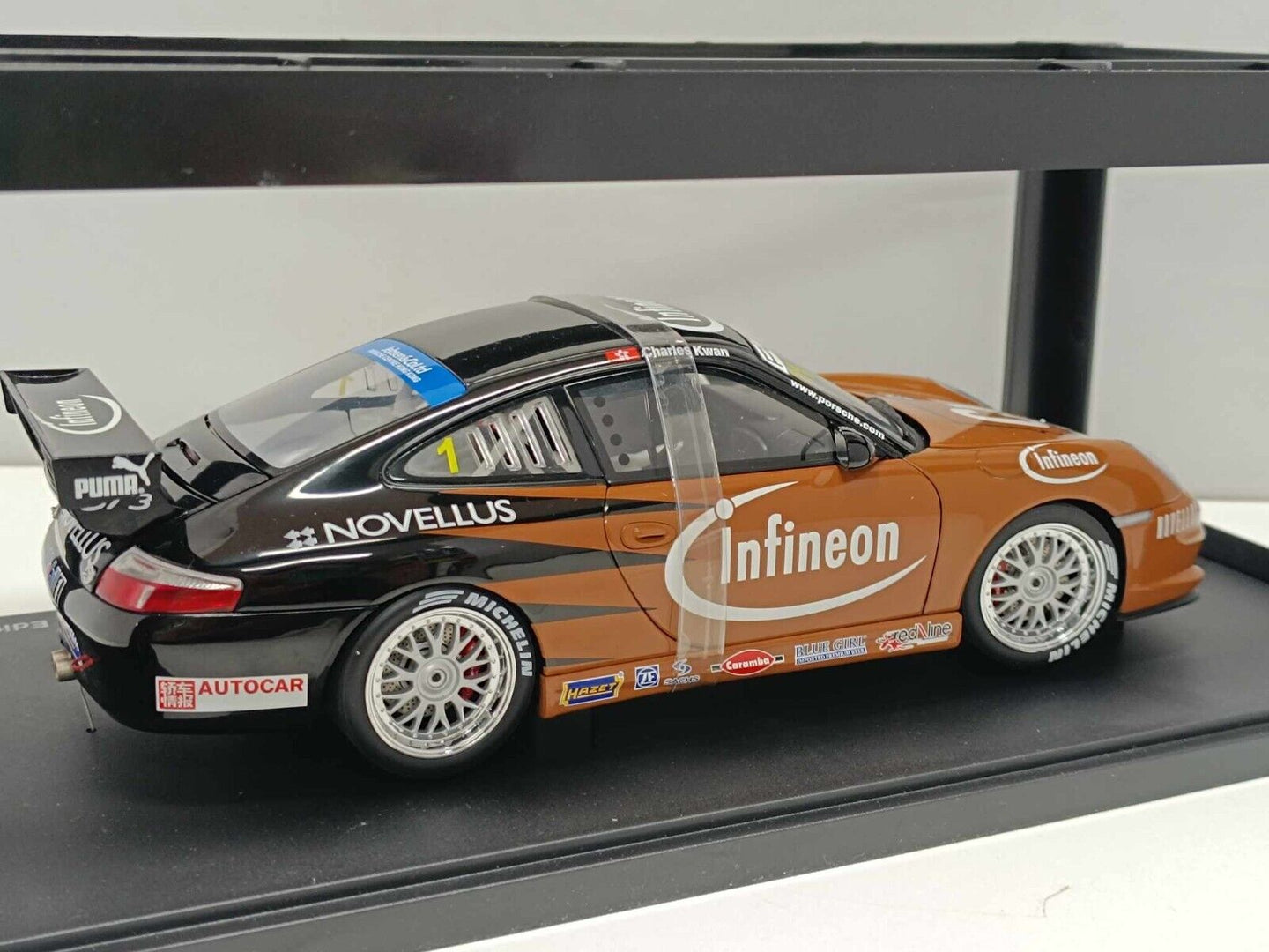 Porsche 911 (996) GT3R Asian Carrera Cup 2004 C.Kwan Driver Edition Autoart 1:18