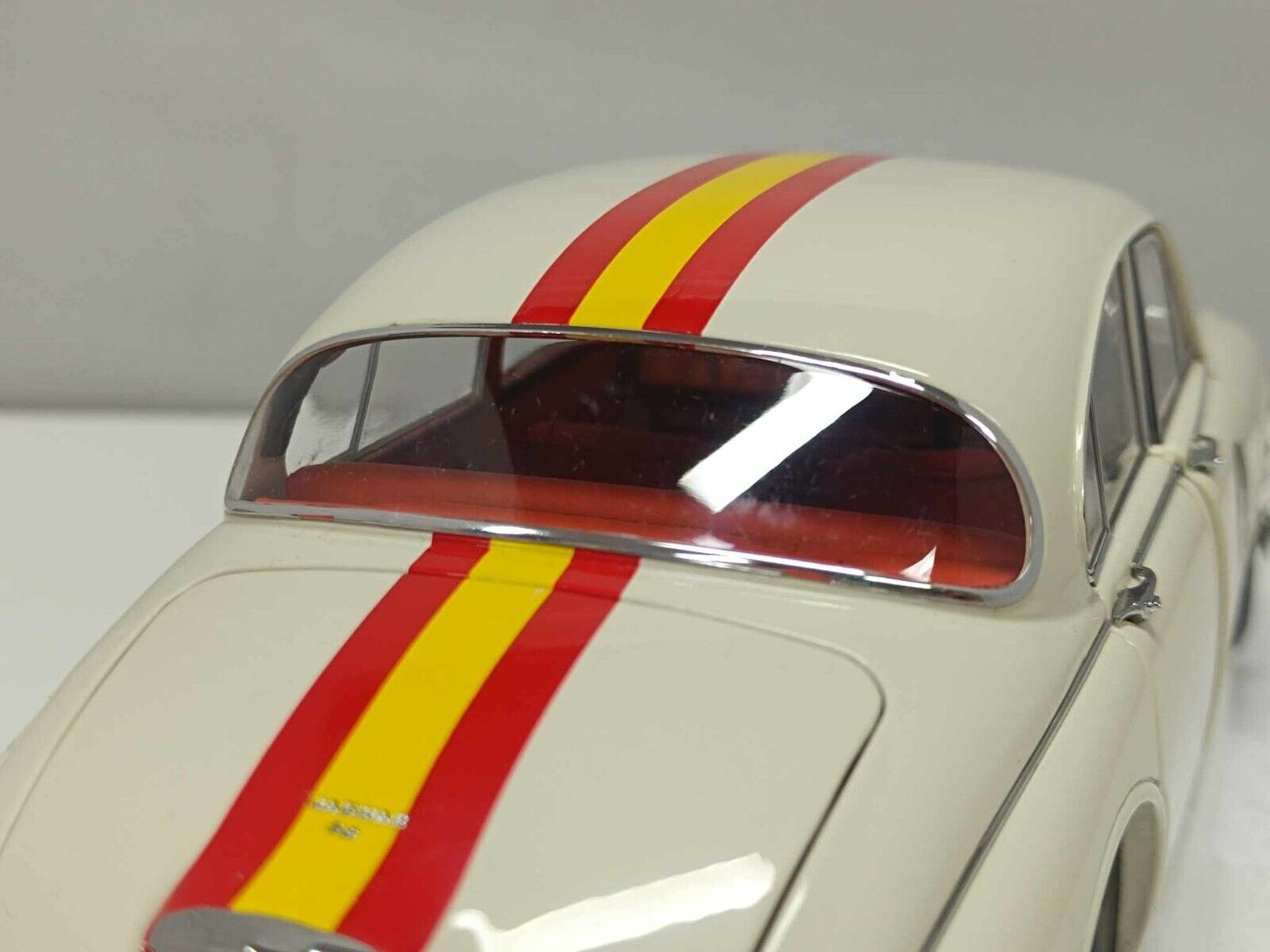 Jaguar Mark 2 3.8 Bob Jane 1962 #1 - Model-Icons 1:18 Limited Edition 2000 pezzi