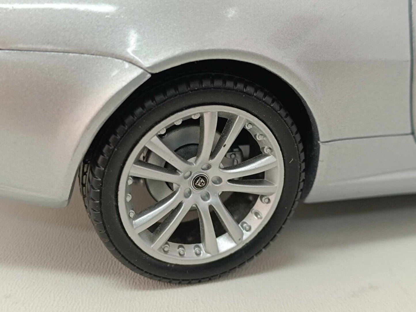 Jaguar XK Coupe 2006 Silver Welly 1/18 Usato Rara Very Rare Diecast GM Shop