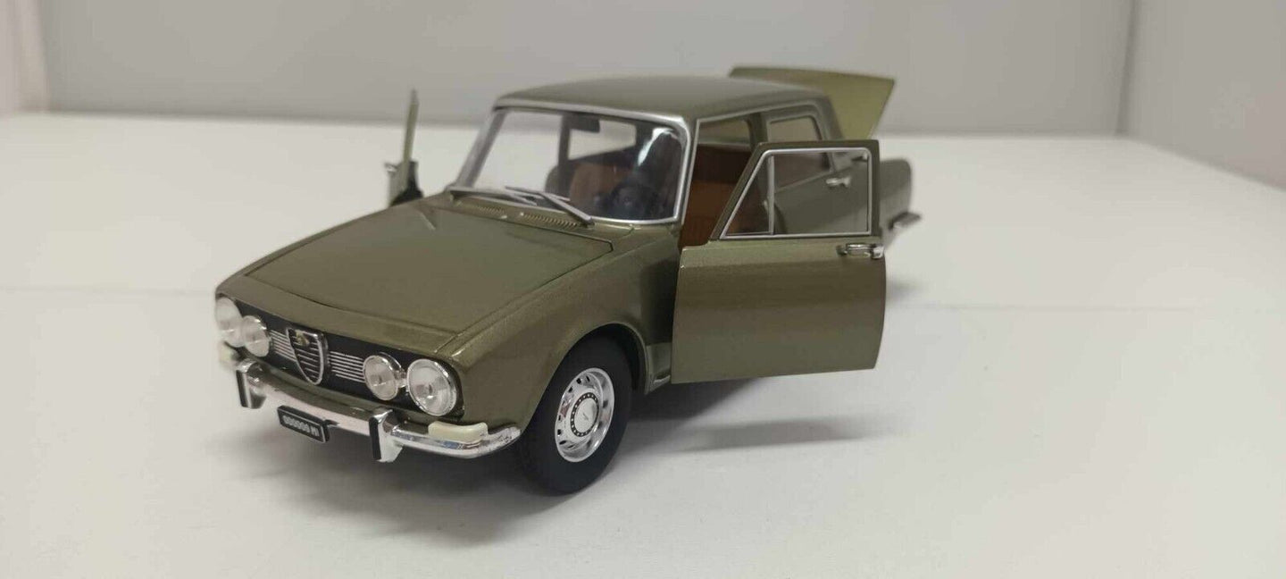 Alfa Romeo 1750 Berlina 1978 Verde Metallizzato Edicola Leo Models 1:24 Usato