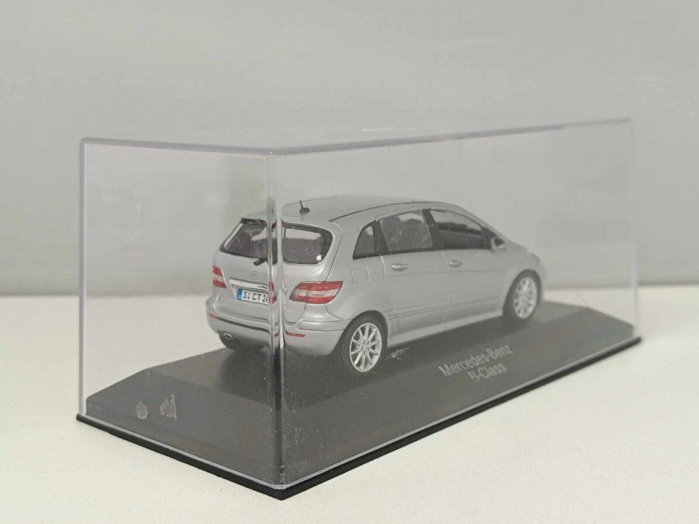 Mercedes-Benz B-Klasse W245 Minichamps 1/43 Polarsilver Usato + Teca