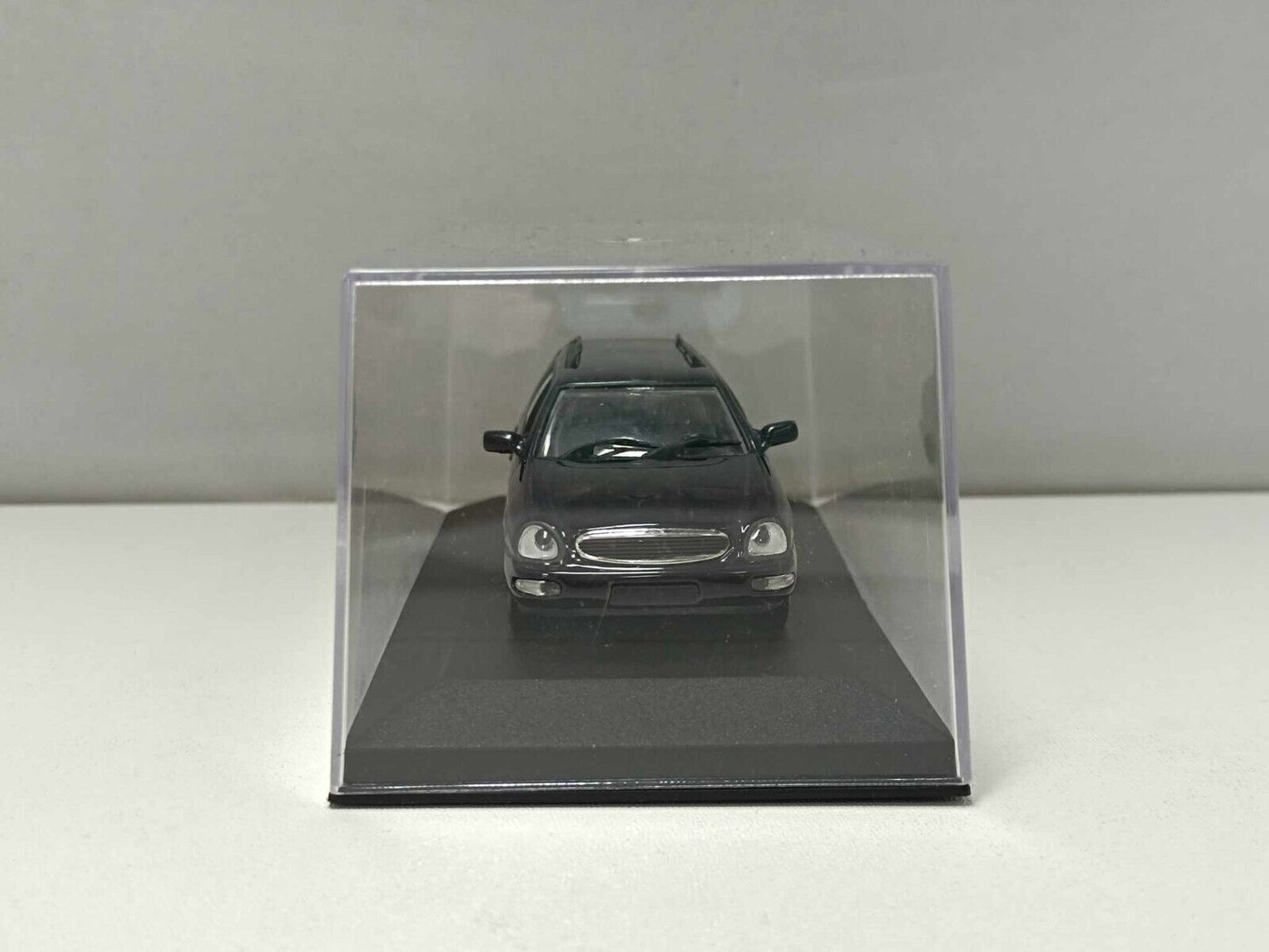Ford Scorpio Break 1995 Blue Navy - Minichamps 1:43 + Teca