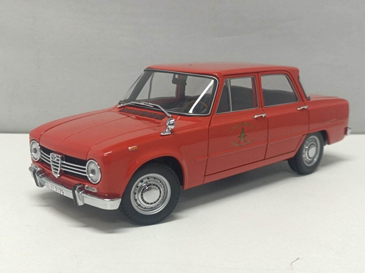 Alfa Romeo Giulia 1300 Vigili del fuoco 1970 Minichamps 1:18 Usato Limited 500