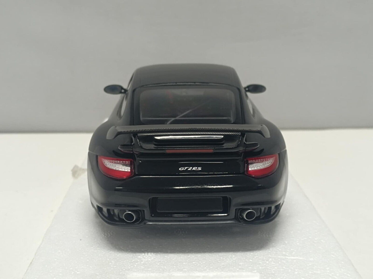Porsche 911 GT2 RS 2011 Black With Gold Wheels Minichamps 1:18 Usato + Box Rare