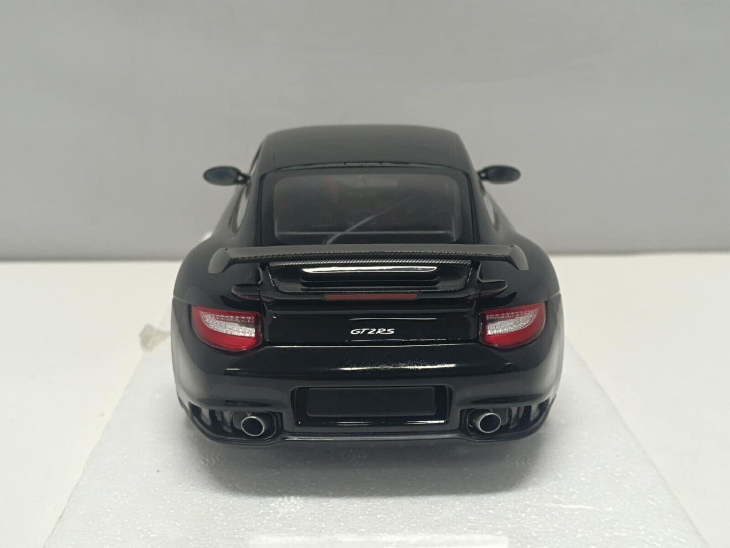 Porsche 911 GT2 RS 2011 Black With Gold Wheels Minichamps 1:18 Usato + Box Rare