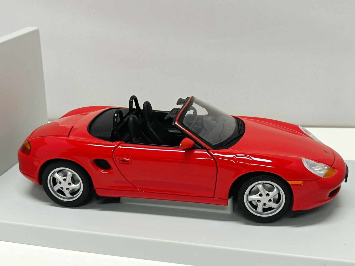 Porsche Boxster Cabriolet 1996 Red Rosso UT Models 1:18 Usato + Box