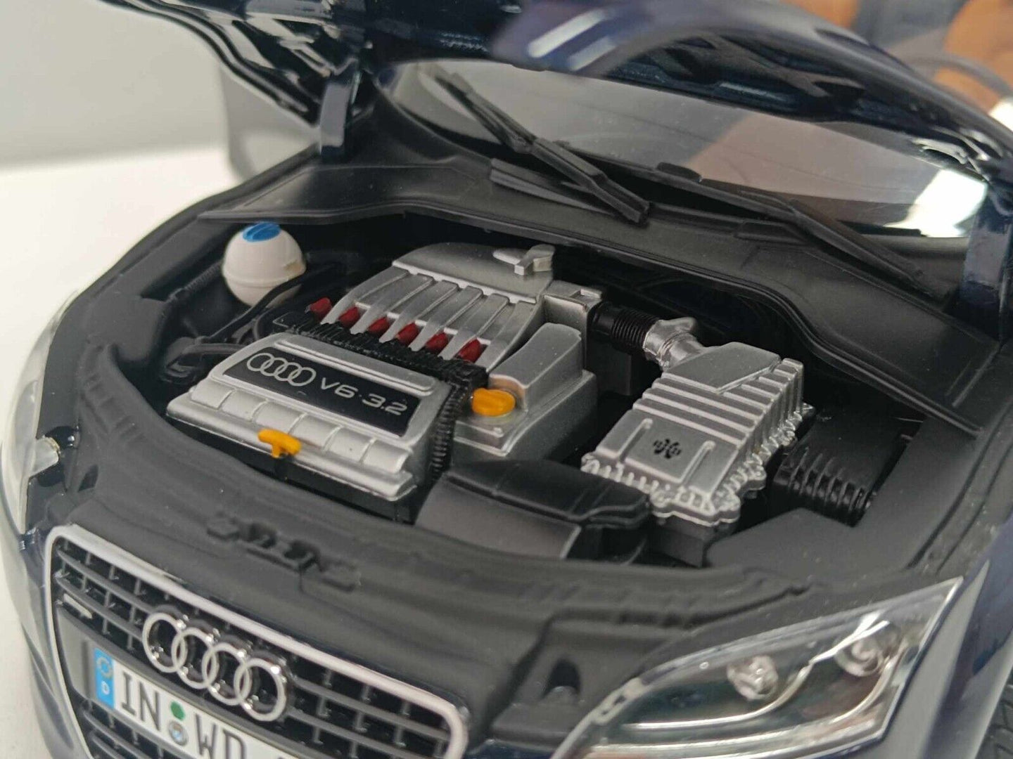Audi TT Roadster 2006 Tiefseeblau - Minichamps Dealers Edition 1:18 GM Shop
