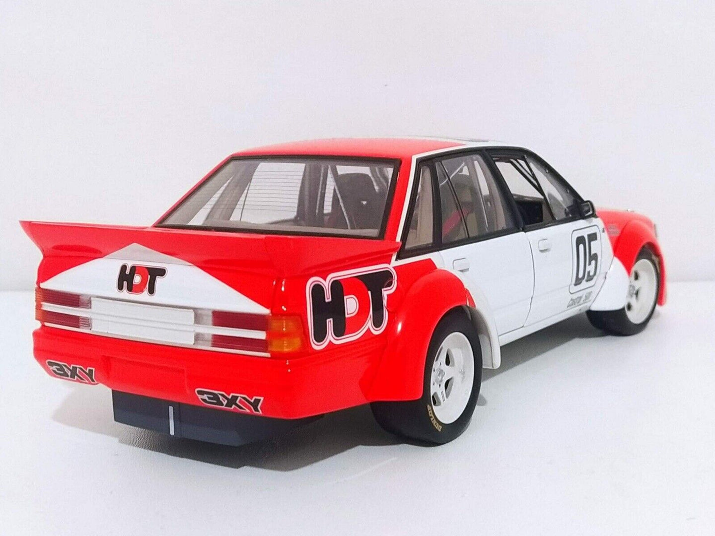 HDT VK commodore Sandown Winner 1984 - Biante 1:18 GM Shop