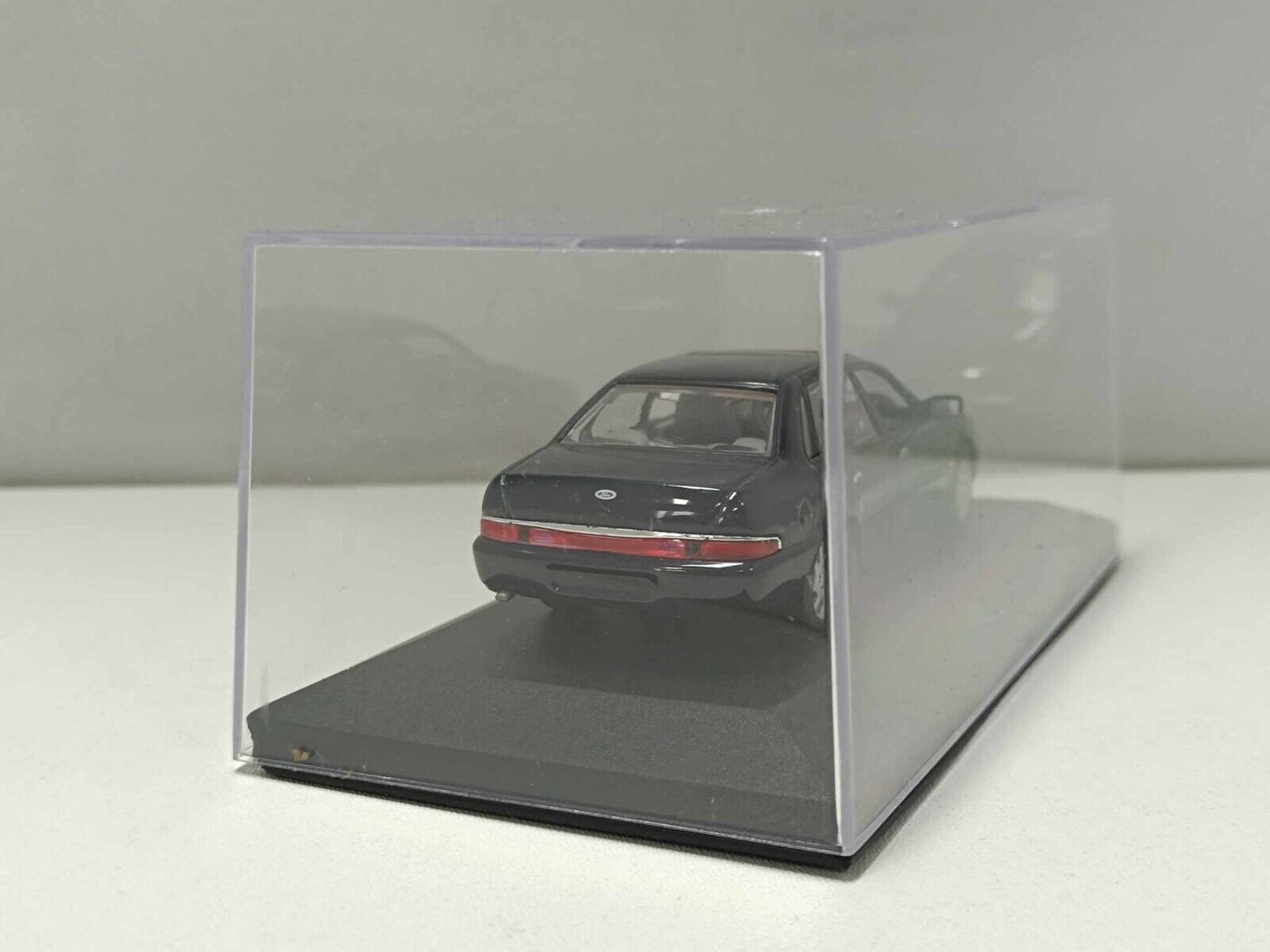 Ford Scorpio Saloon 1995 Blue Navy - Minichamps 1:43 Usato Teca